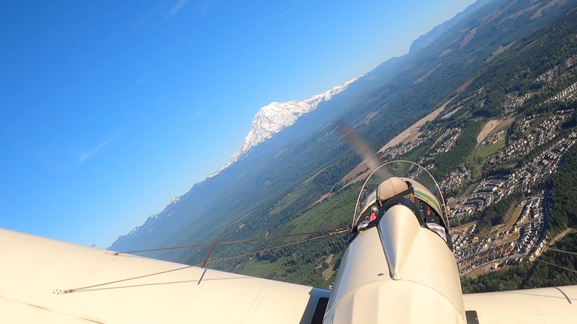 Mount Rainier at 12 O'Clock.jpg